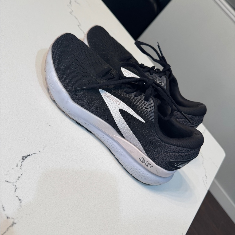 Brooks Black Running Shoes ghost 16 ladies 8.5